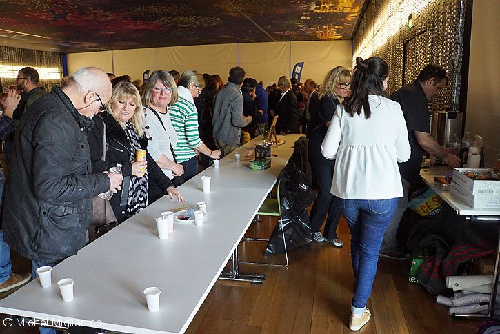 conf_pres_stands_125.jpg