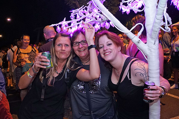 deaf_party_201.JPG