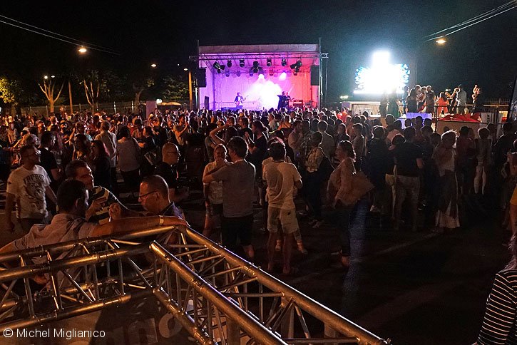 deaf_party_128.jpg